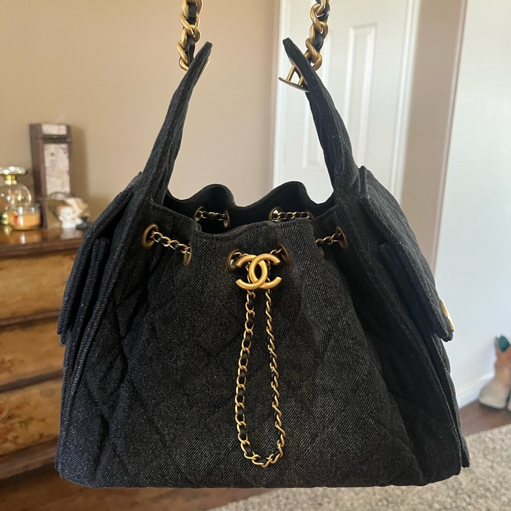 BRAND NEW CHANEL SMALL 25 BAG IN WASHED DARK DENIM